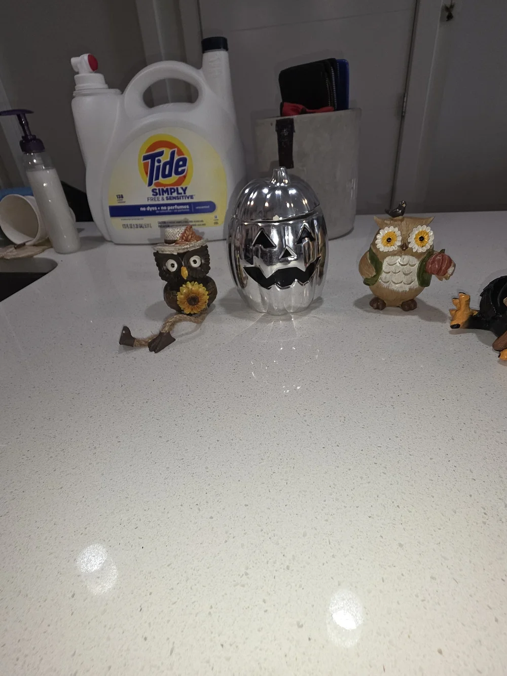 Resin/ceramic decorative figurine set, Fall/Halloween themed bird and owl collec
